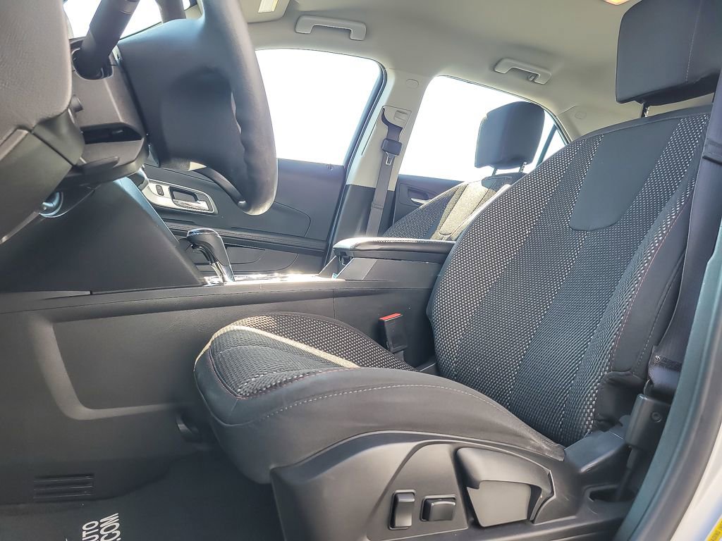 Used 2017 Chevrolet Equinox LS image 6