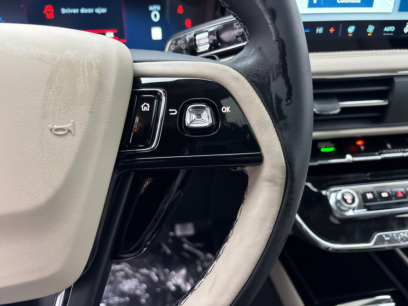 New 2026 Lincoln Corsair Premiere image 18