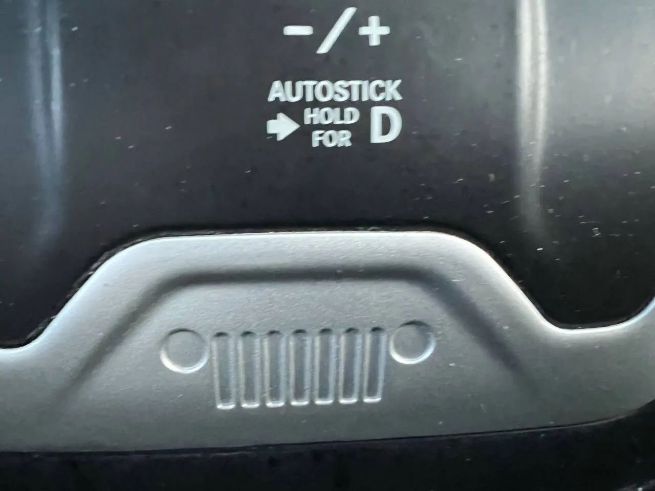 Used 2017 Jeep Compass Latitude image 21