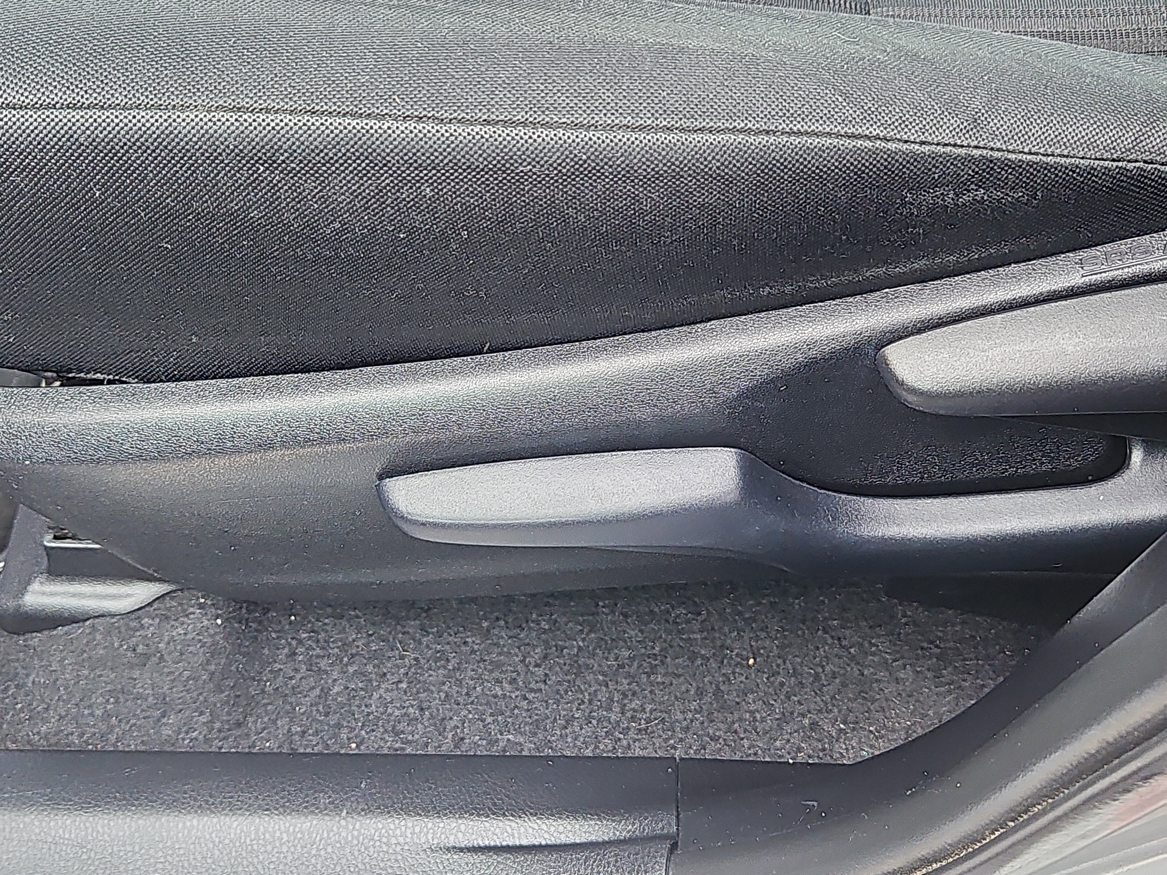 Used 2017 Toyota RAV4 LE image 10