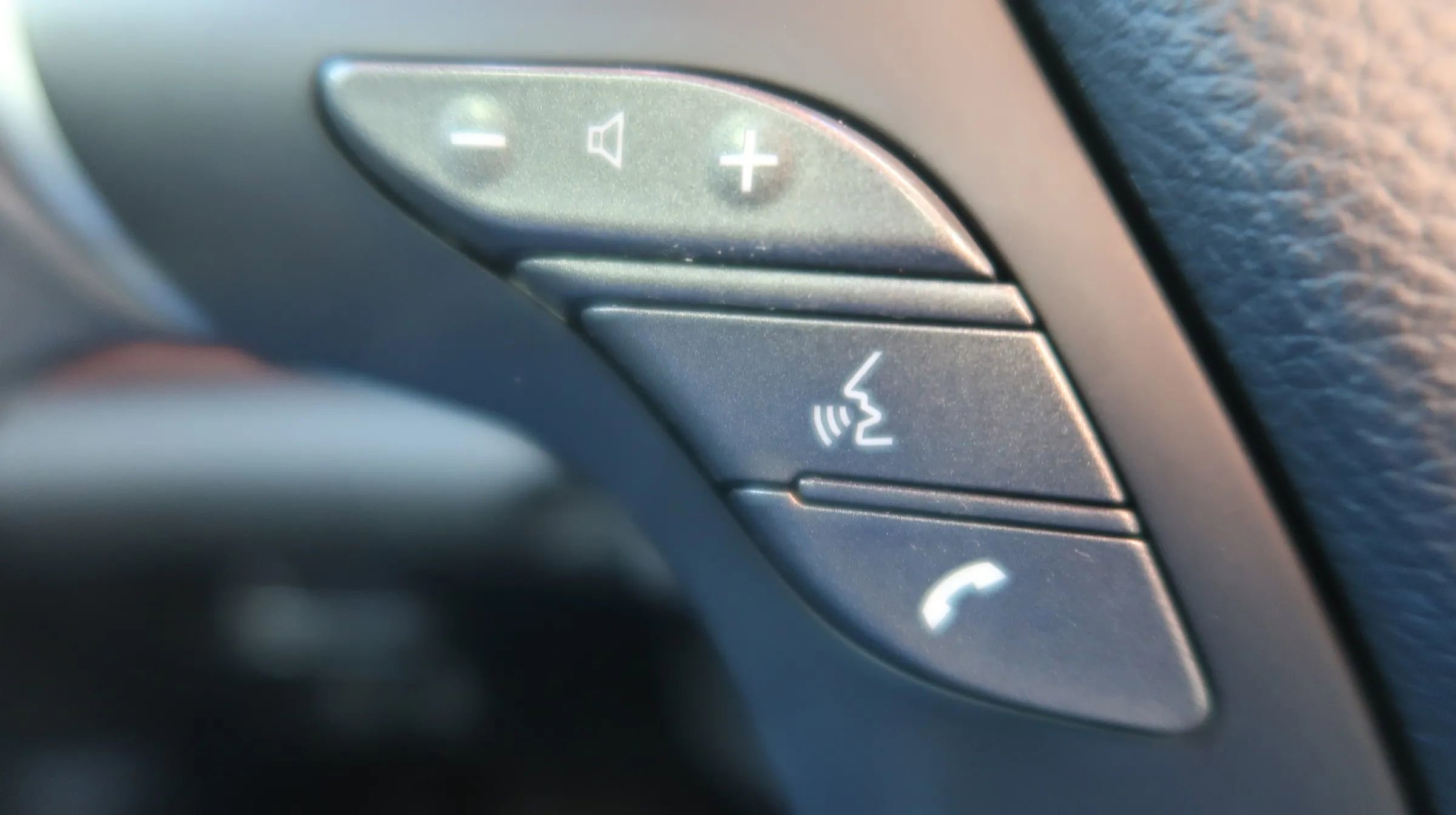 Used 2017 INFINITI Q70 3.7 image 40