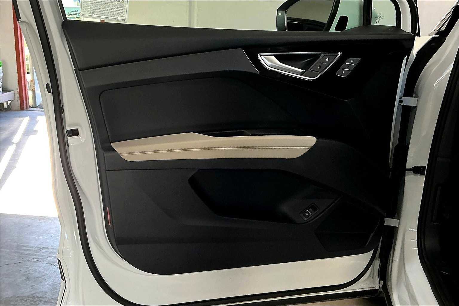 Used 2023 Audi Q4 e-tron Prestige w/ 20" Wheel Package image 25