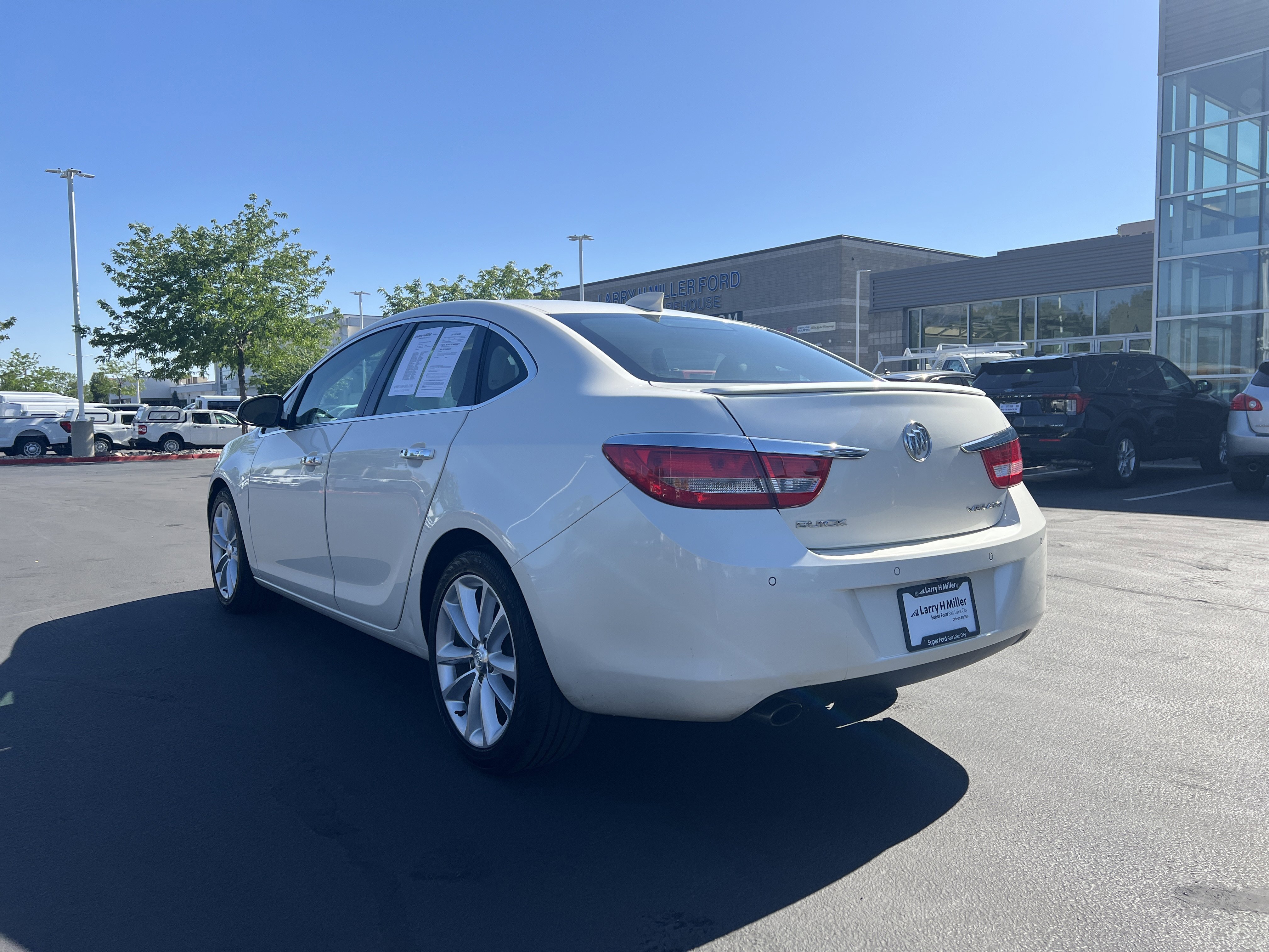 Used 2016 Buick Verano Leather w/ Experience Buick Package FWD image 3