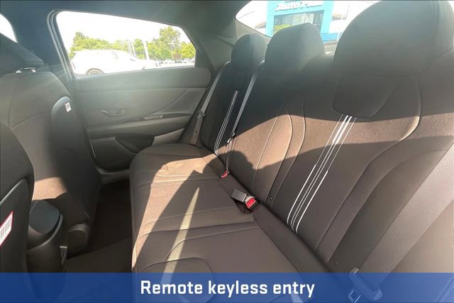 New 2025 Hyundai Elantra SEL image 12