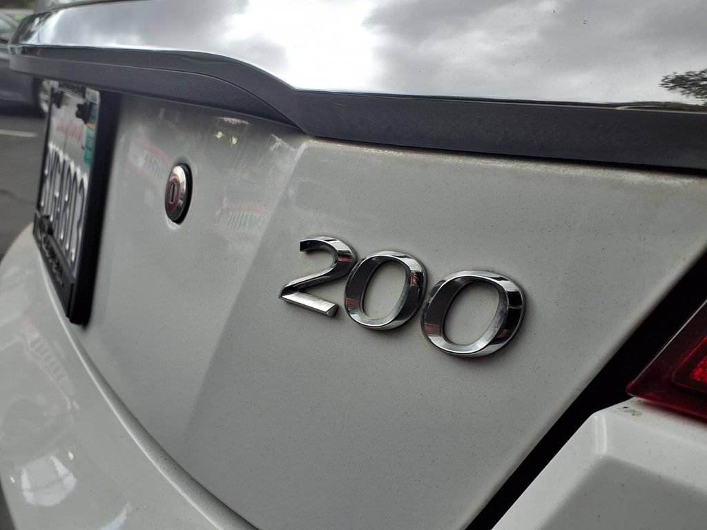 Used 2012 Chrysler 200 Touring FWD image 17
