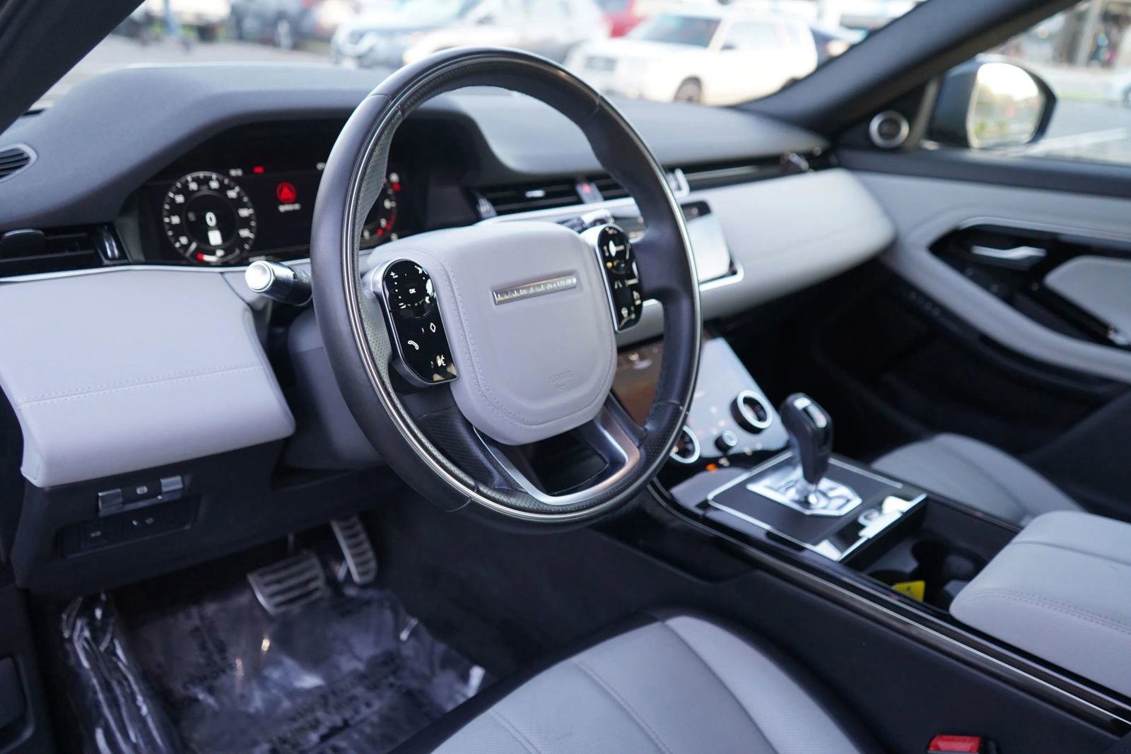 Used 2020 Land Rover Range Rover Evoque First Edition image 8