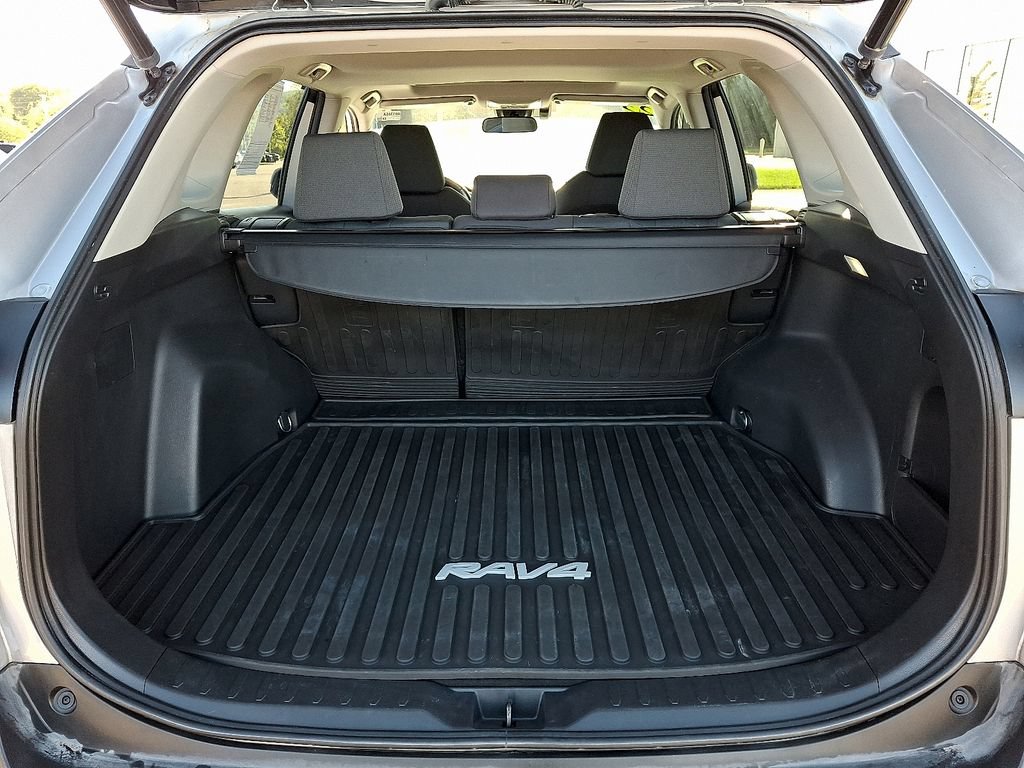 Used 2022 Toyota RAV4 XLE w/ Convenience Package AWD/4WD image 30