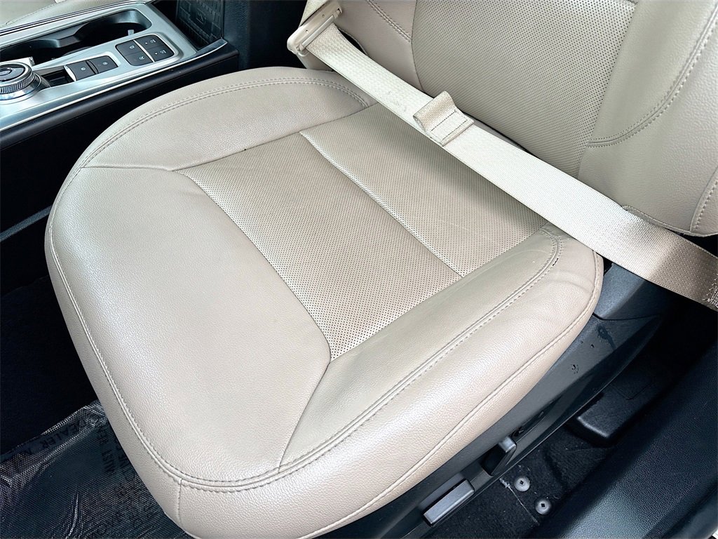 Used 2022 Ford Explorer Limited image 20