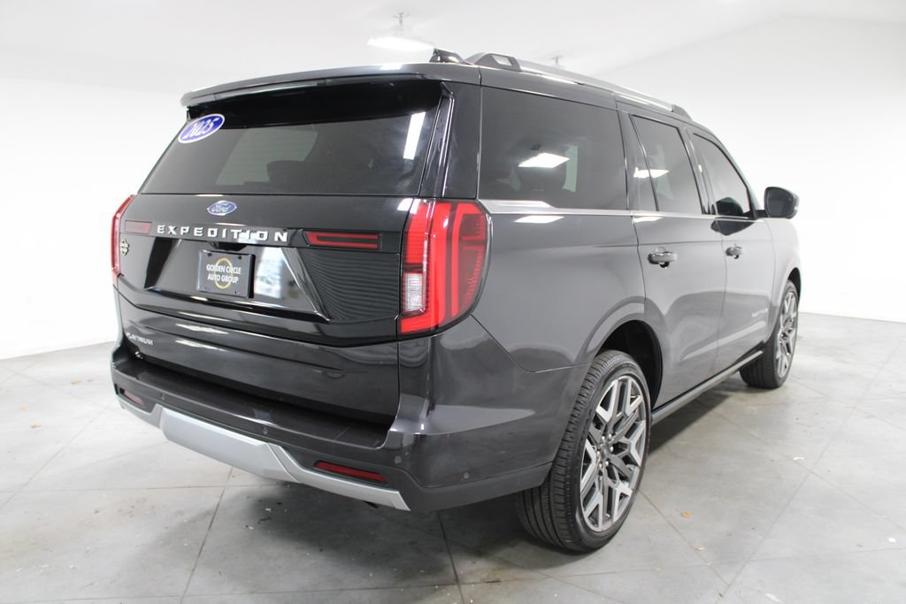 Used 2025 Ford Expedition Platinum w/ Platinum Ultimate Package AWD/4WD image 9
