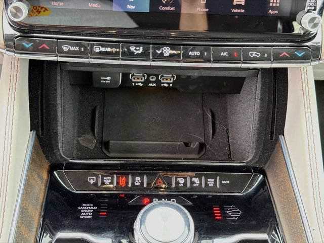 Used 2023 Jeep Grand Wagoneer 4WD image 17