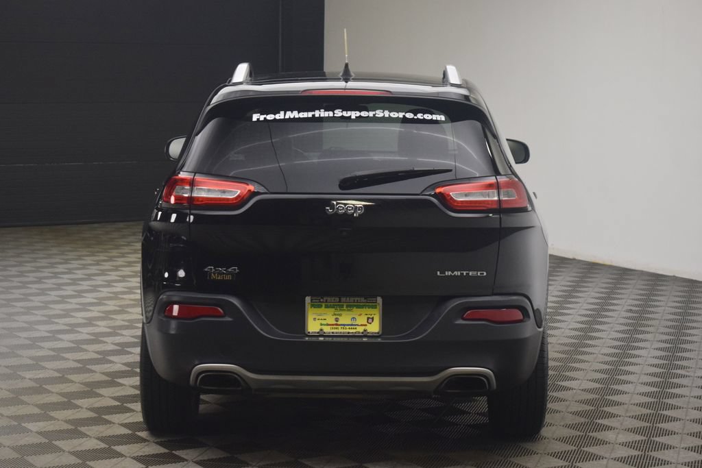Used 2017 Jeep Cherokee Limited AWD/4WD image 8