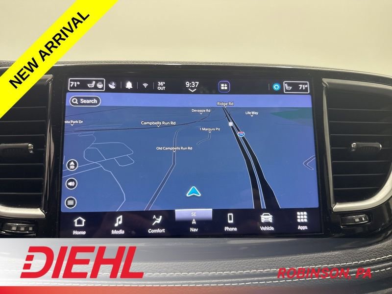 Used 2023 Chrysler Pacifica Limited w/ Uconnect Theater Family Group image 34