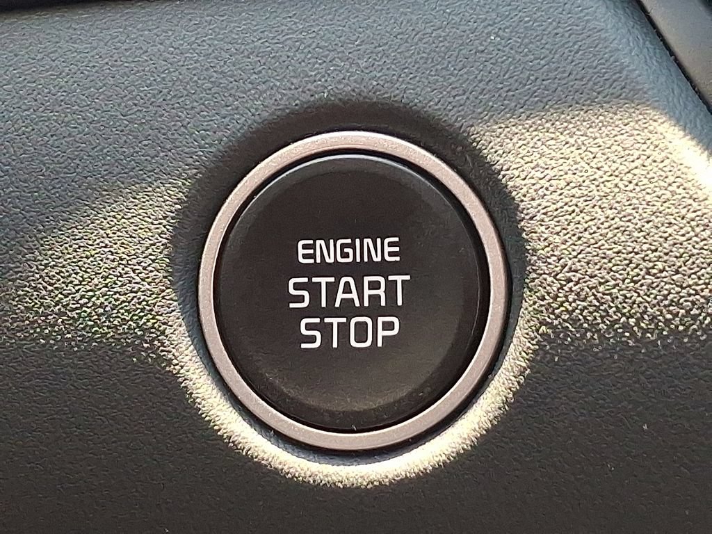 Certified 2025 Kia Seltos EX AWD/4WD image 19