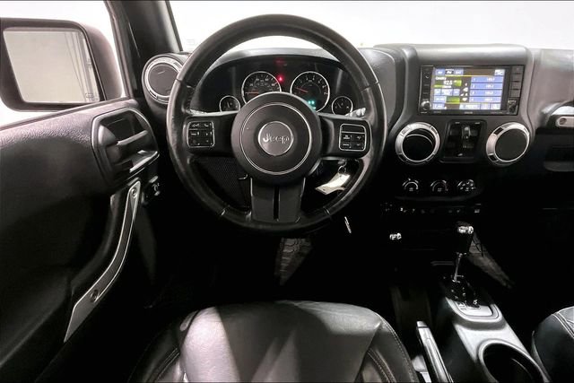Used 2016 Jeep Wrangler Unlimited Rubicon w/ Connectivity Group image 8