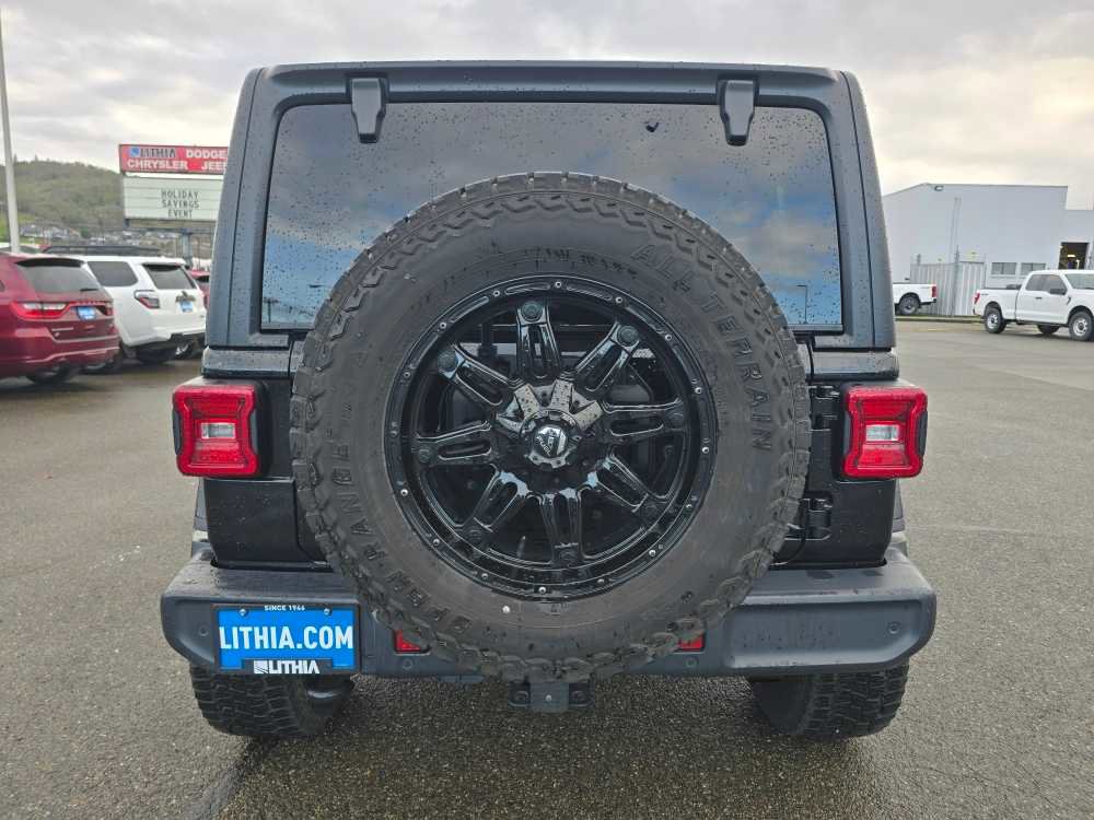 Used 2018 Jeep Wrangler Unlimited Sahara image 4