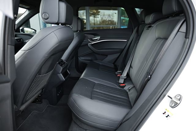Used 2022 Audi e-tron Premium Plus image 26