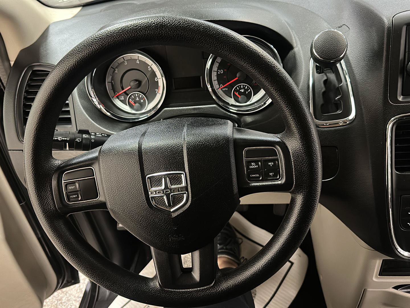 Used 2014 Dodge Grand Caravan SE w/ Quick Order Package 29E SE FWD image 18