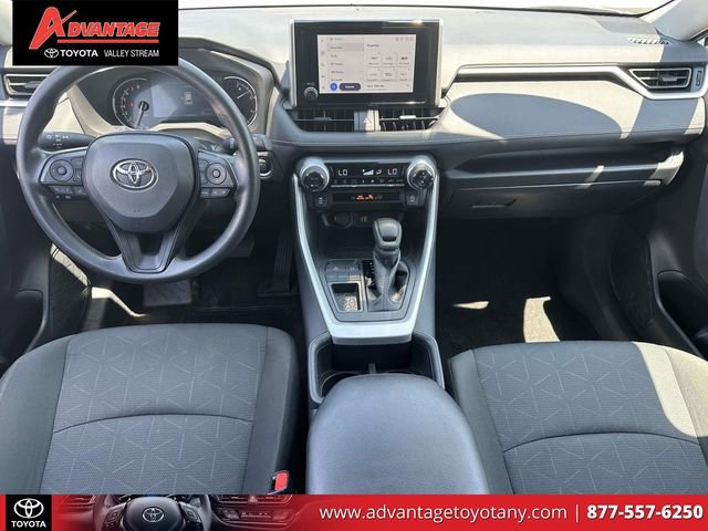 Used 2025 Toyota RAV4 XLE FWD image 18