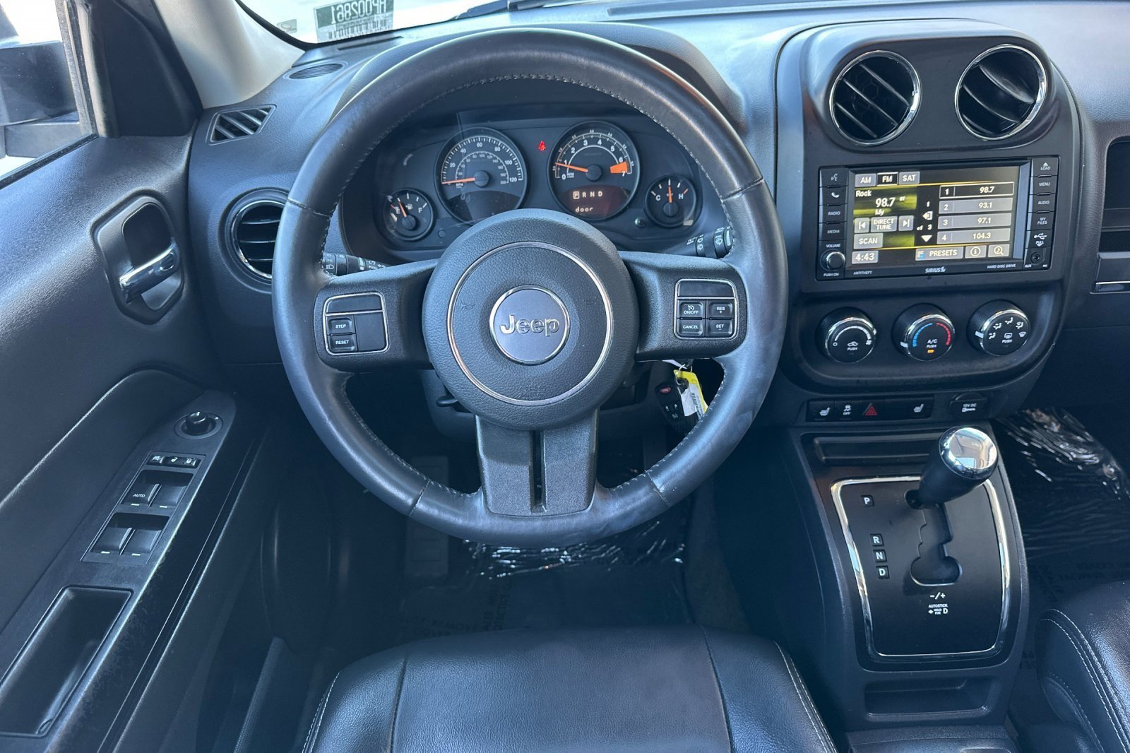 Used 2016 Jeep Patriot High Altitude image 13