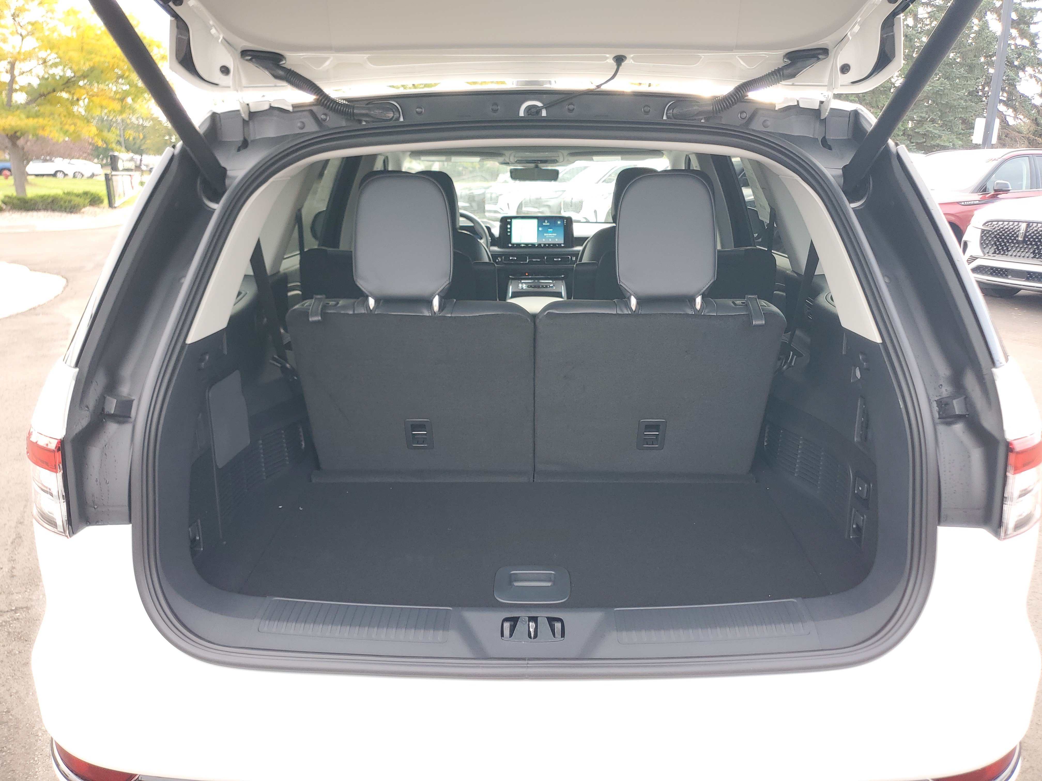 New 2027 Lincoln Aviator Reserve w/ Jet Appearance Package AWD/4WD image 29