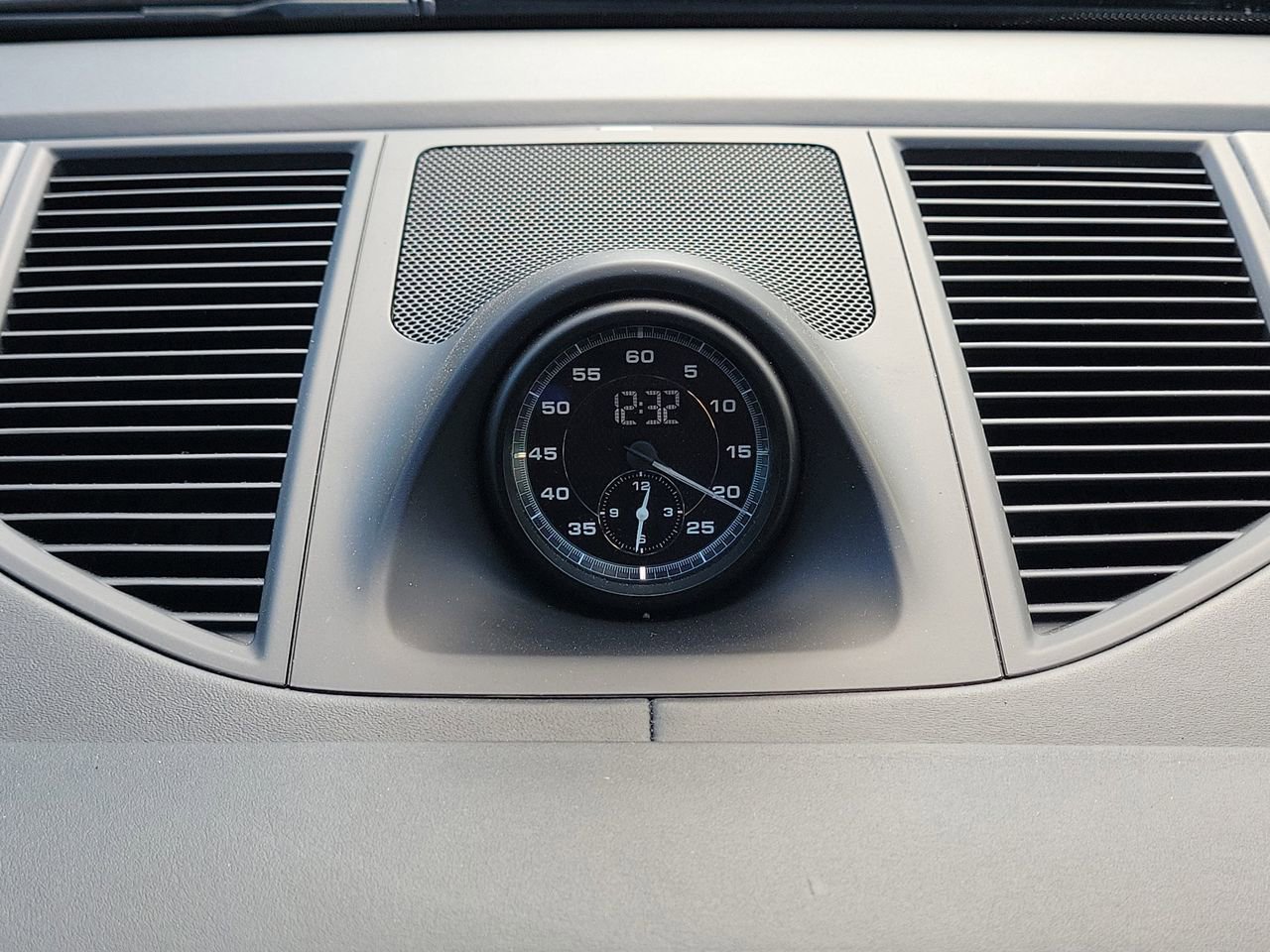 Used 2023 Porsche Macan Turbo image 15