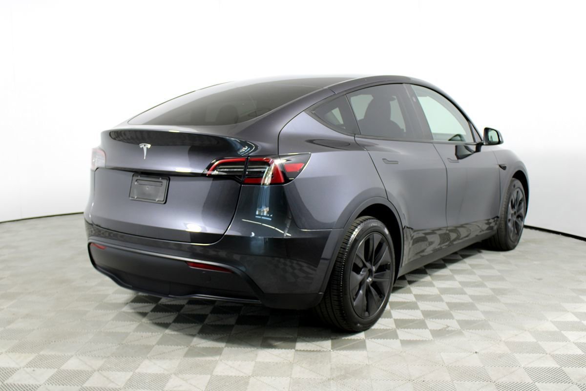 Used 2025 Tesla Model Y Long Range RWD image 33