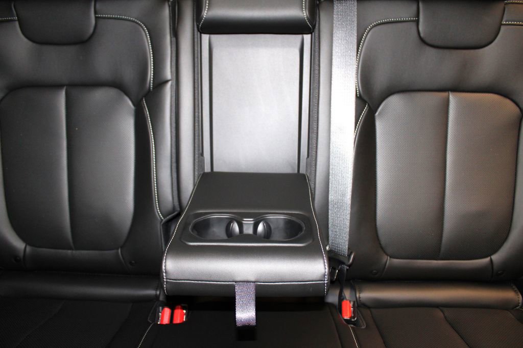 New 2025 Jeep Grand Cherokee Limited w/ Luxury Tech Group II image 28