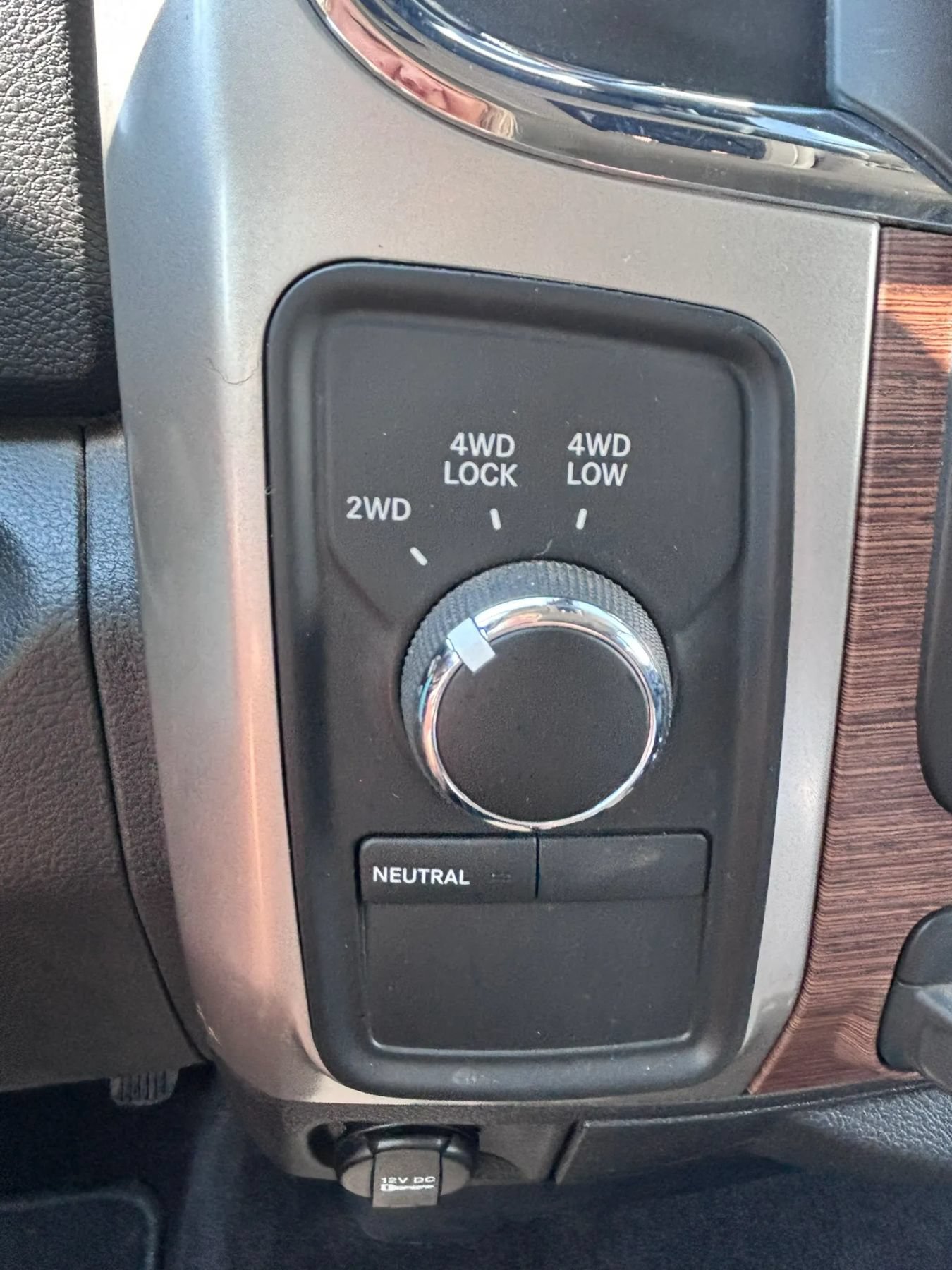 Used 2016 RAM 2500 Laramie AWD/4WD image 12