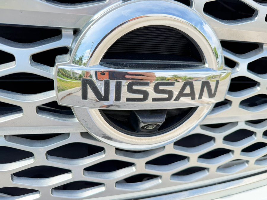 Used 2017 Nissan Titan Platinum Reserve RWD image 11