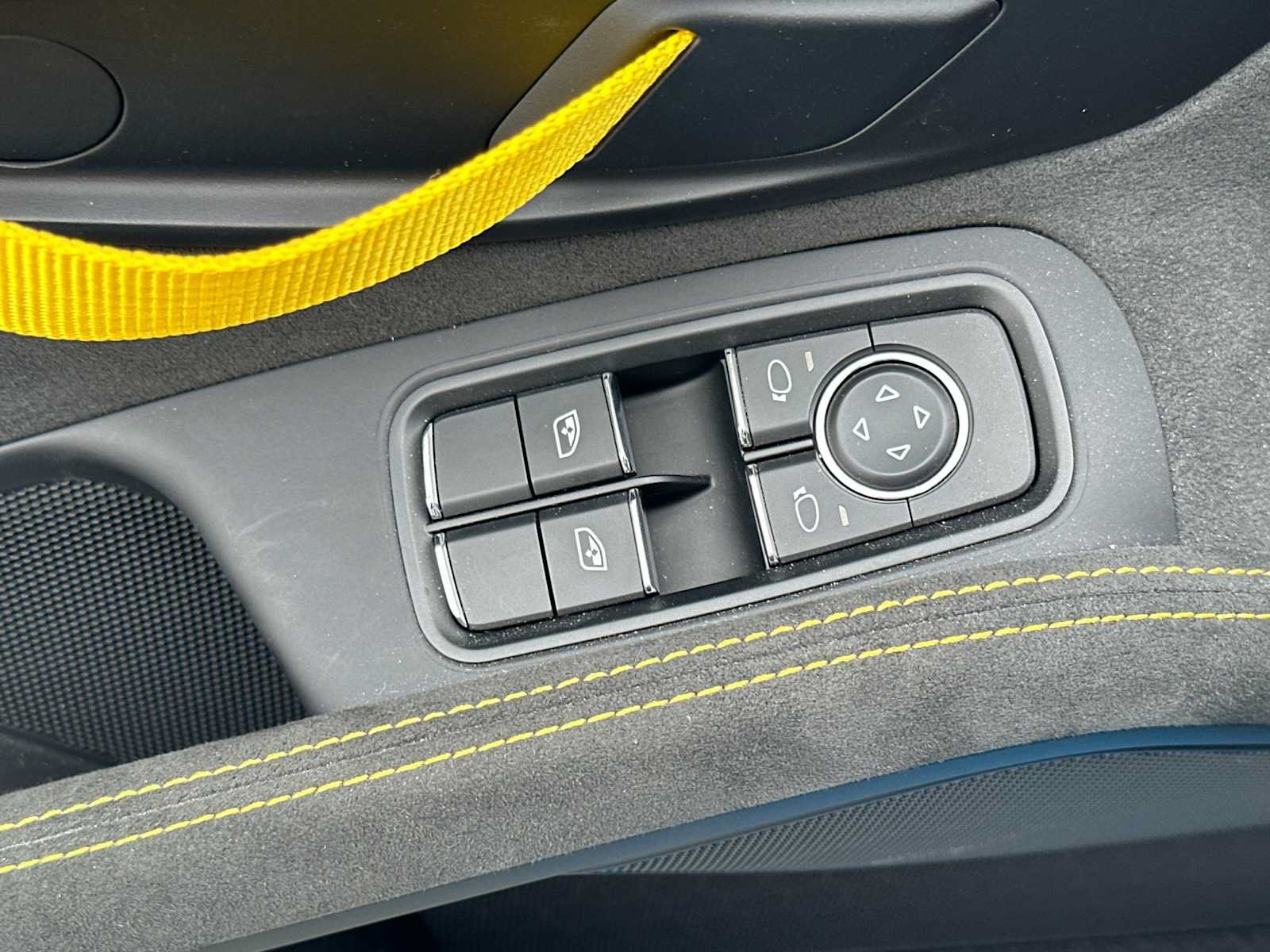 Certified 2023 Porsche 718 Cayman GT4 RS RWD image 12