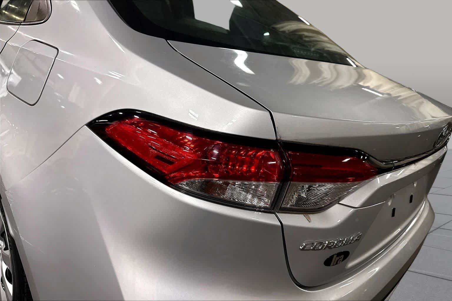 Used 2021 Toyota Corolla LE FWD image 28