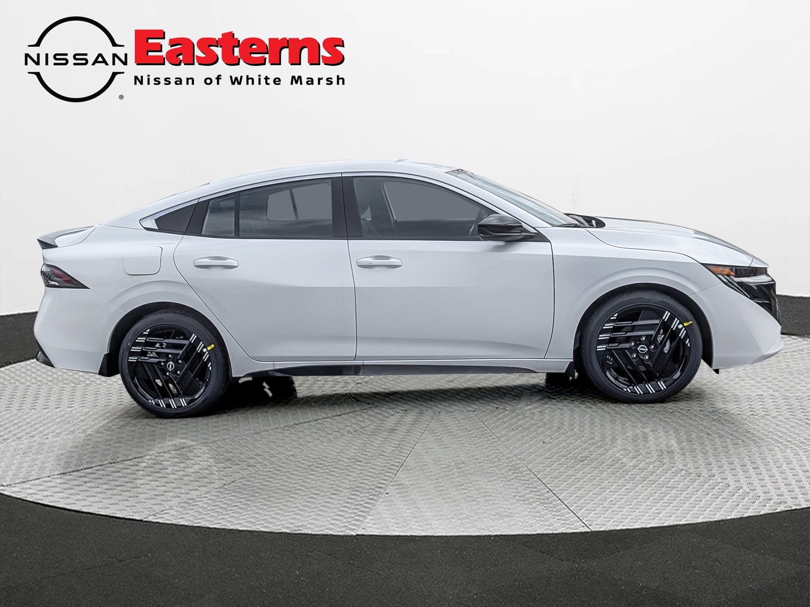 New 2026 Nissan Sentra SR w/ Floor Mat Package FWD image 5