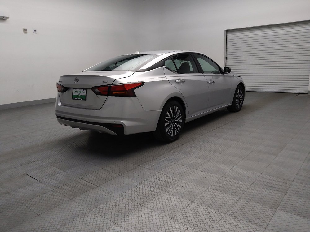 Used 2024 Nissan Altima 2.5 SV image 9