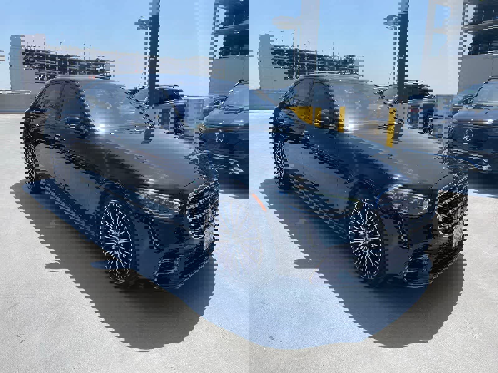 Used 2023 Mercedes-Benz S 580 4MATIC Sedan image 2