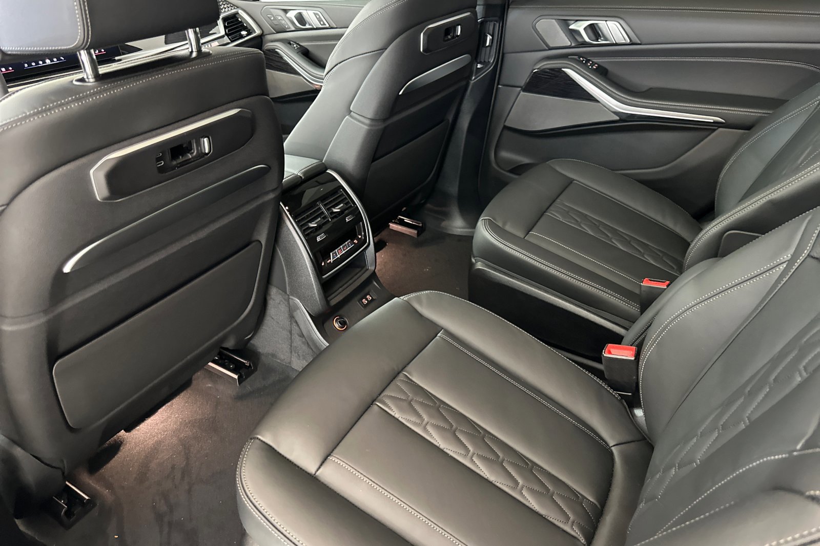 New 2026 BMW X7 M60i image 20