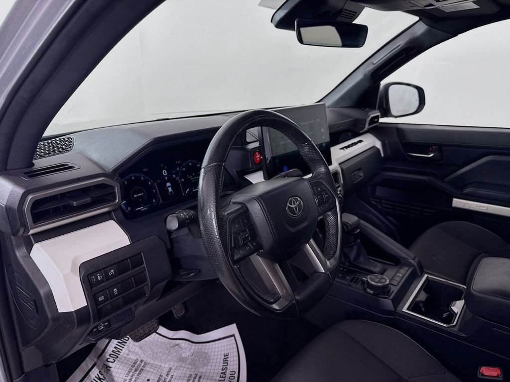 Used 2024 Toyota Tacoma TRD Off-Road image 9