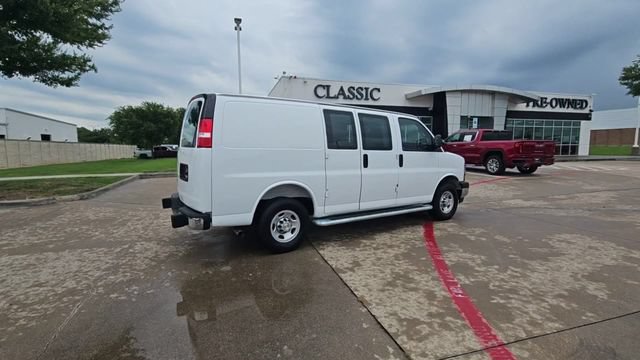 Used 2025 Chevrolet Express 2500 w/ Driver Convenience Package RWD image 8