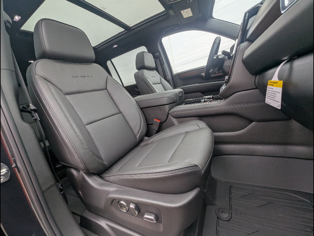 New 2026 GMC Yukon XL Denali w/ Sun & Power Step Package AWD/4WD image 14