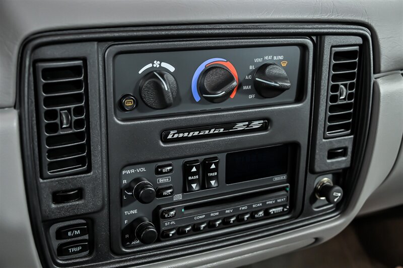 Used 1994 Chevrolet Impala SS RWD image 26