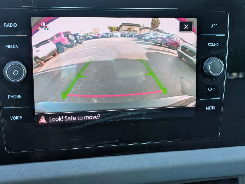 Used 2025 Volkswagen Jetta SE image 16