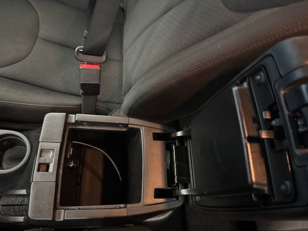 Used 2017 Jeep Wrangler Sport w/ Connectivity Group image 30