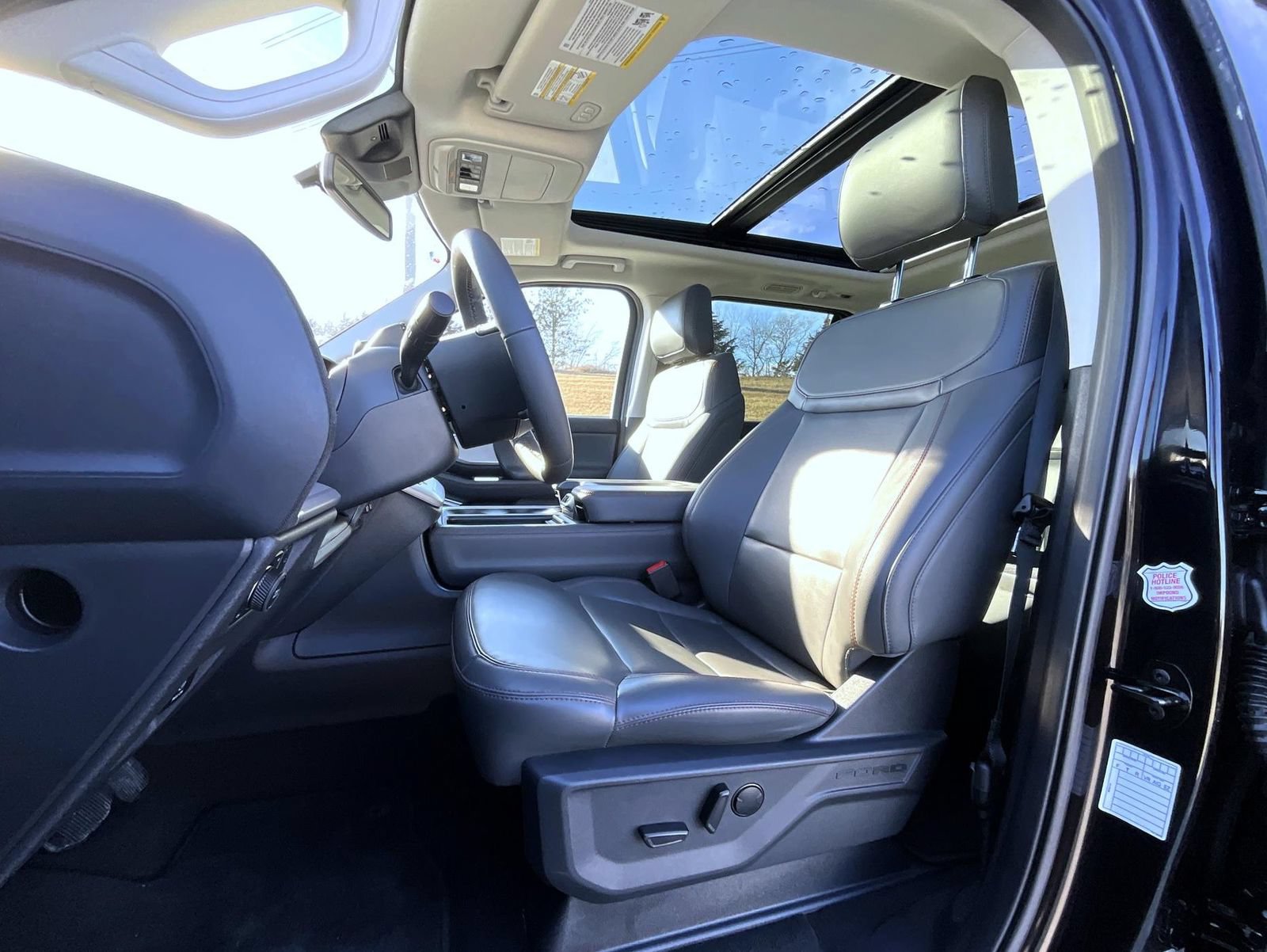 Used 2025 Ford Expedition Active AWD/4WD image 11