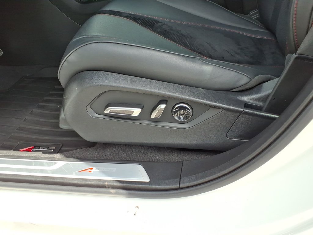 Used 2025 Acura RDX w/ Advance Package AWD/4WD image 26