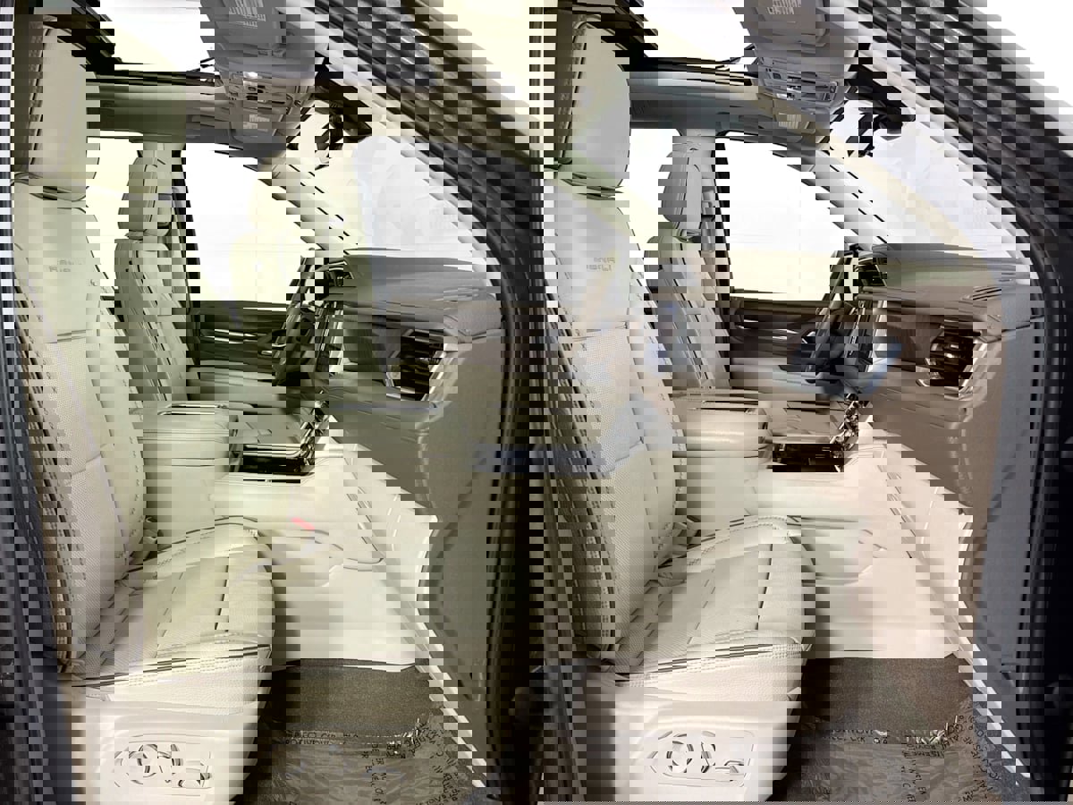 Used 2021 GMC Yukon Denali w/ Denali Premium Package image 38