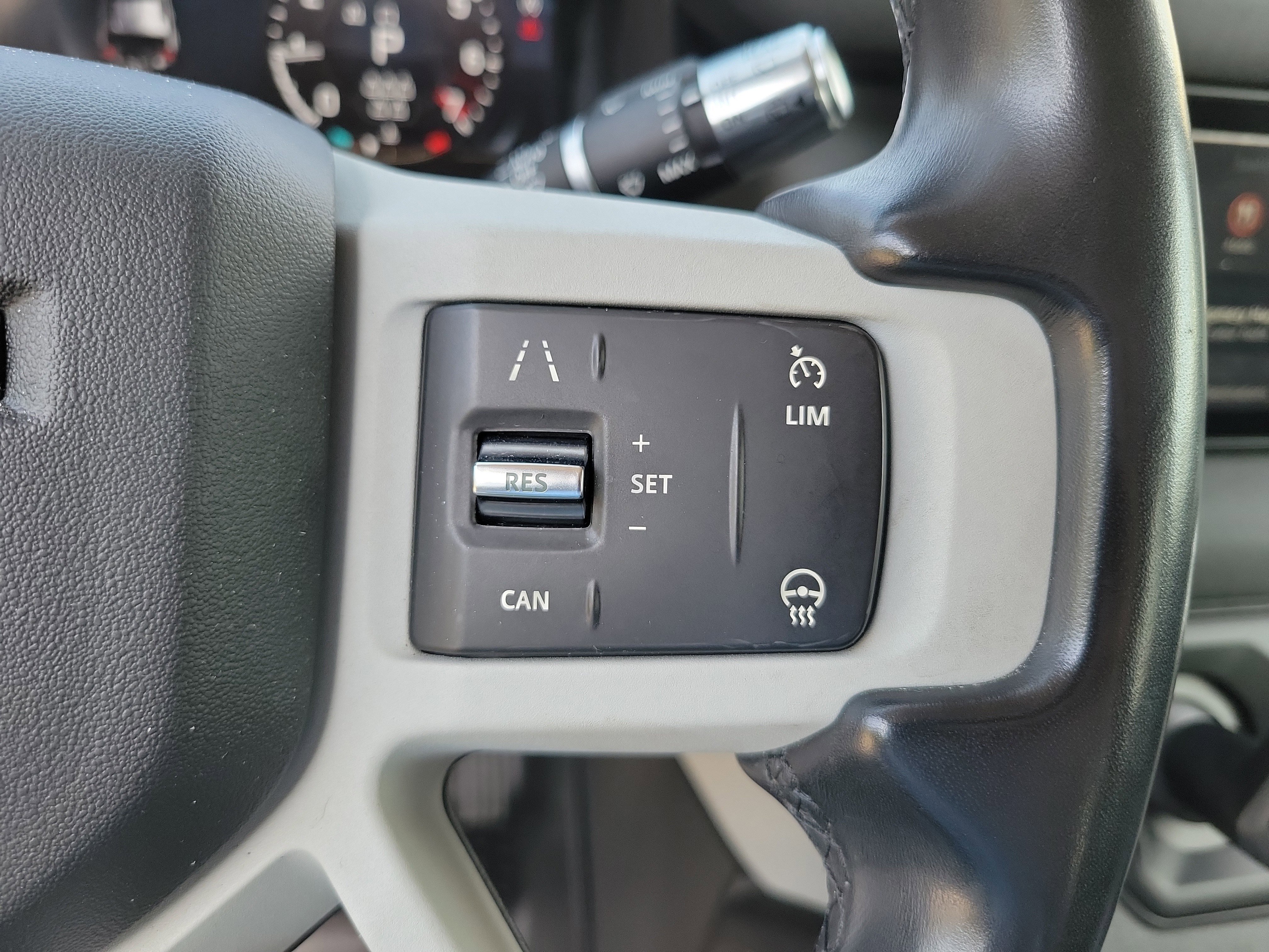 Used 2020 Land Rover Defender 110 First Edition image 15