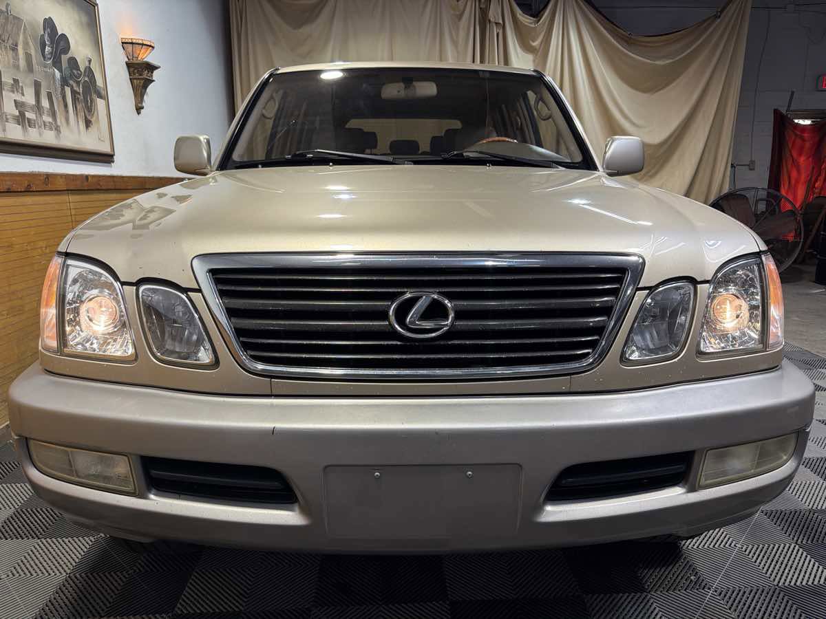 Used 2000 Lexus LX 470 4WD image 3