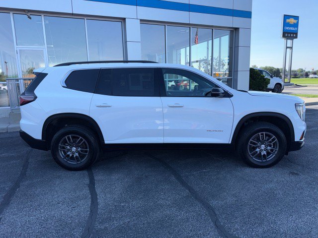 Used 2025 GMC Acadia Elevation FWD image 2