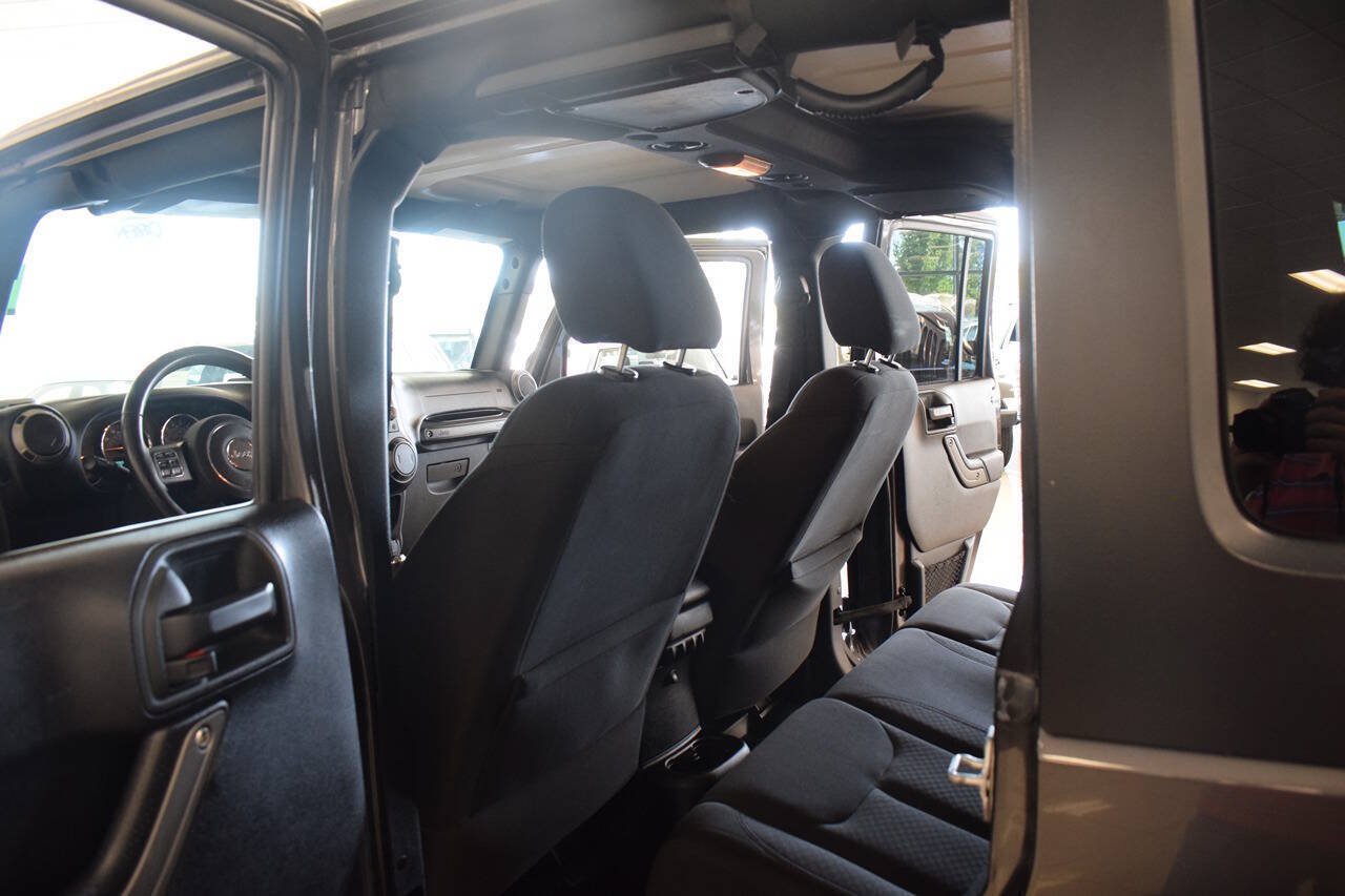 Used 2016 Jeep Wrangler Unlimited Sport w/ Quick Order Package 24S AWD/4WD image 31