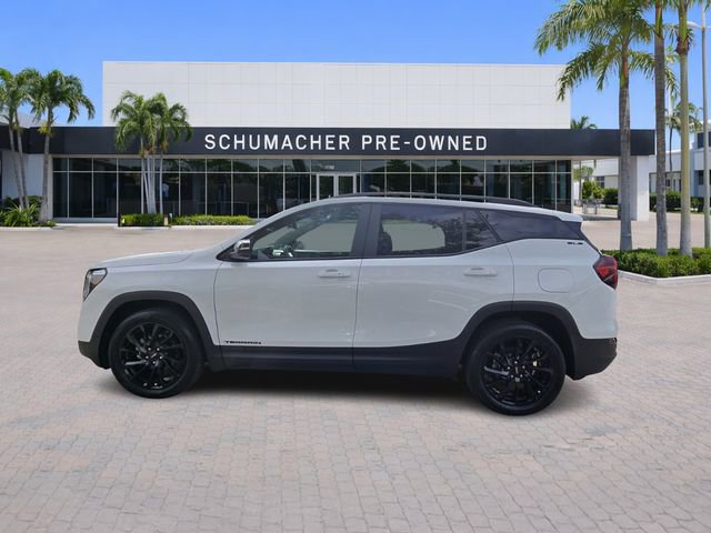 Used 2023 GMC Terrain SLE w/ Driver Convenience Package FWD image 4