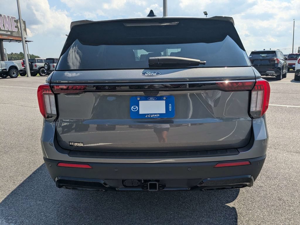 New 2027 Ford Explorer ST-Line RWD image 3